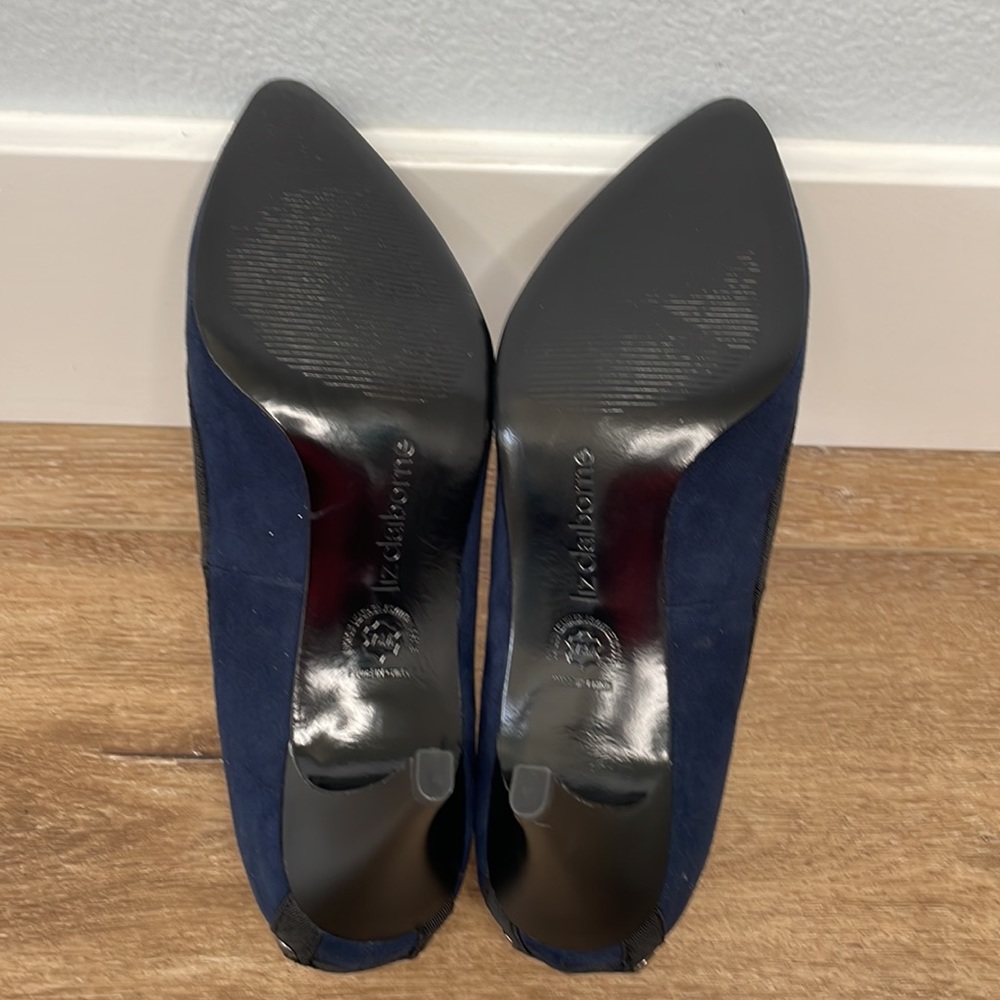 Liz Claiborne blue suede with black trim Size 7 1/2 - Picture 7 of 7
